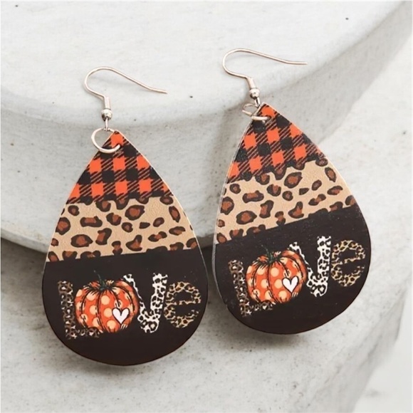 Elevate Your Fall Style with Vintage-Inspired pumpkin themed Earrings - Picture 1 of 3